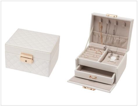 Quilted jewelry box M size with key Lucy collection 1 piece AO-JB-8300